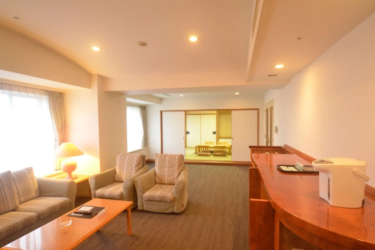 Deluxe Family Suite
