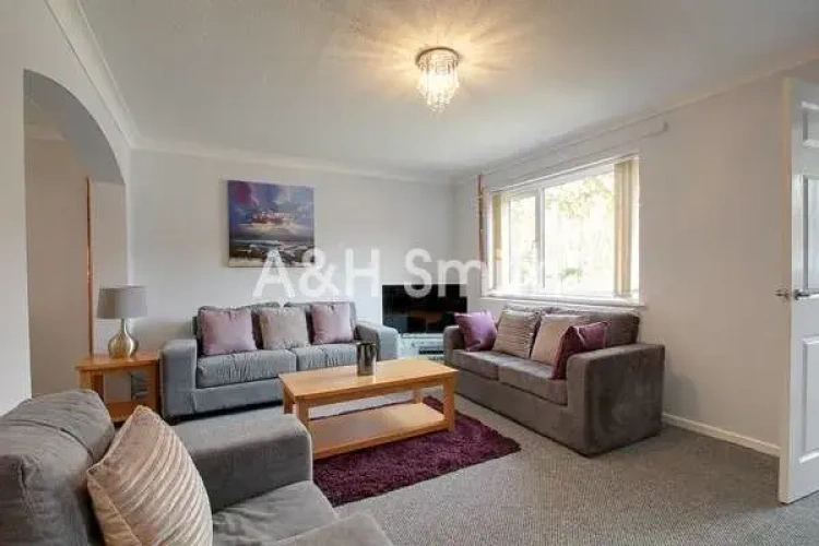 5 Bedrooms Family Cottage