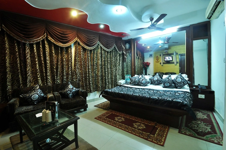 Deluxe Double room with city view