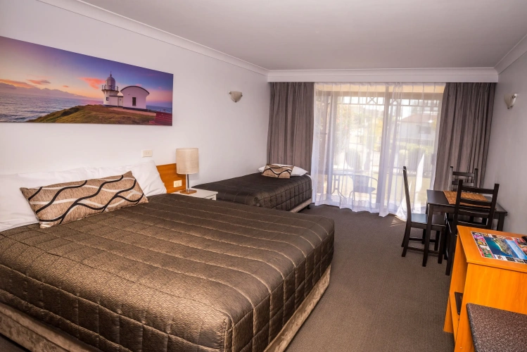 Standard Triple room