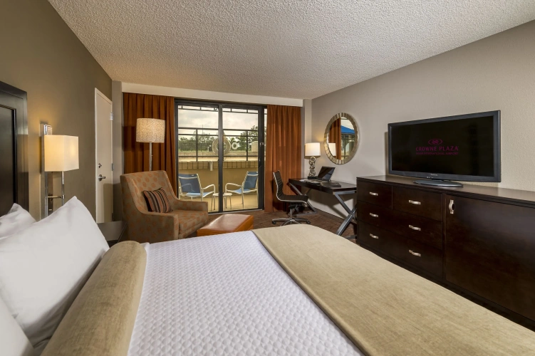 Double room with pool view
