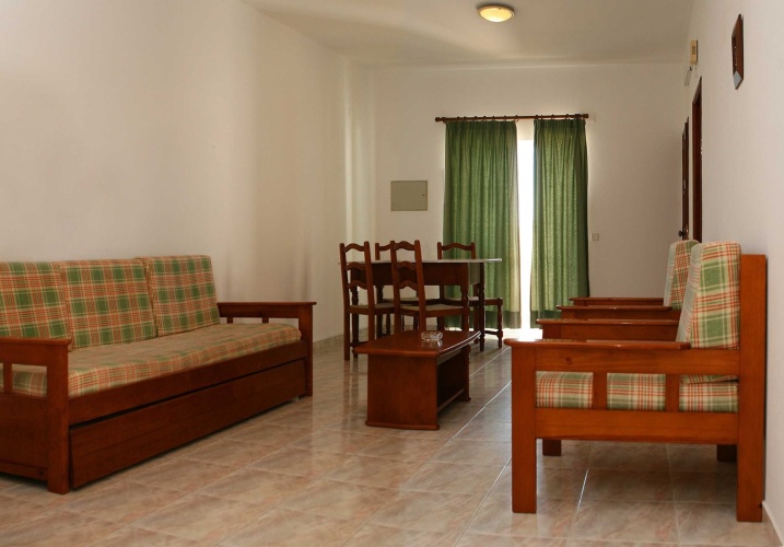 2 Bedrooms Apartment