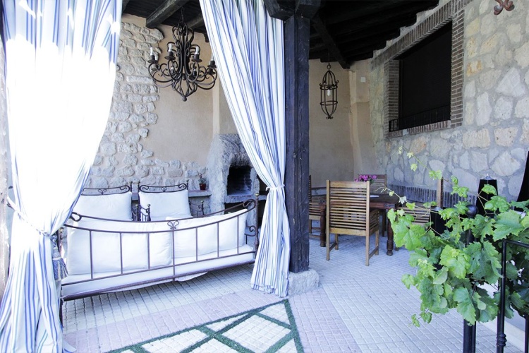 2 Bedrooms Cottage