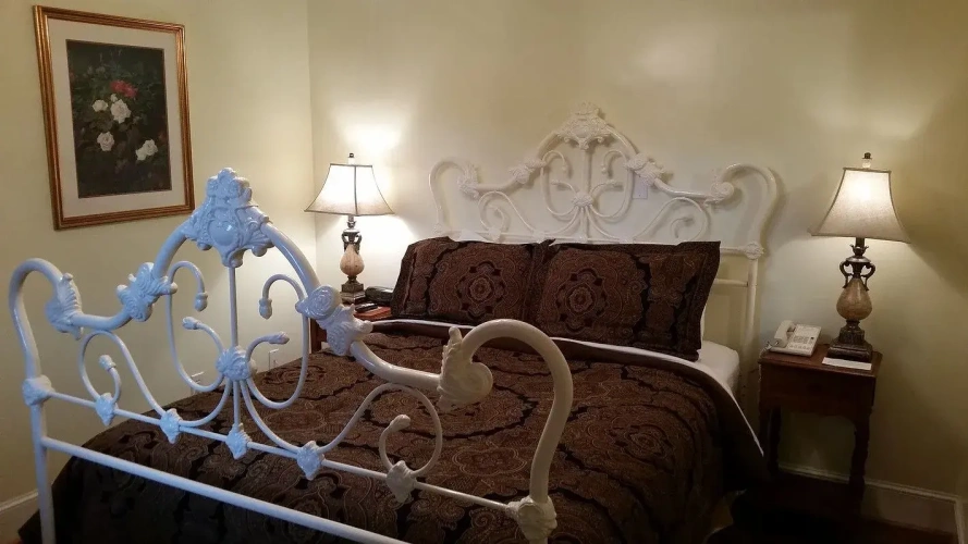 Deluxe Double Suite