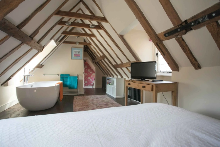 4 Bedrooms Family Cottage