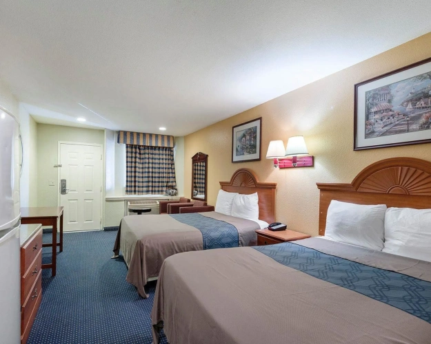 Standard Quadruple room