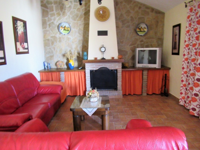 2 Bedrooms Villa