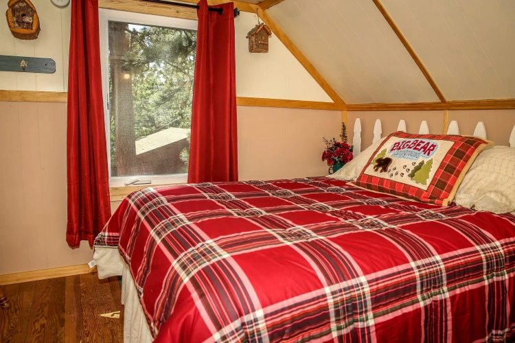 2 Bedrooms Standard room with mountain view