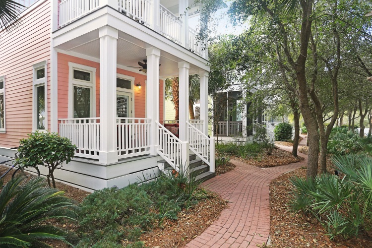 3 Bedrooms Cottage with balcony
