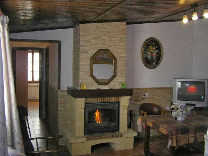 2 Bedrooms Cottage