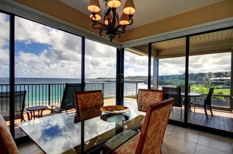 2 Bedrooms Villa beachfront