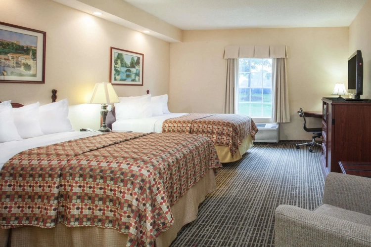 Standard Quadruple room