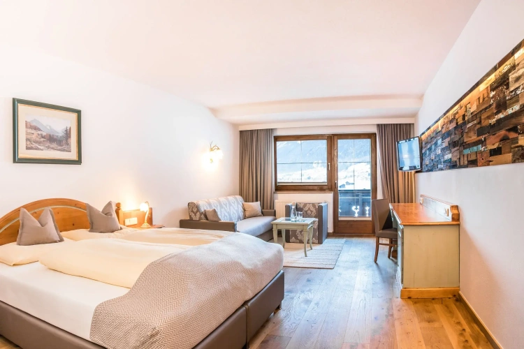 Comfort Double room with balcony and with mountain view