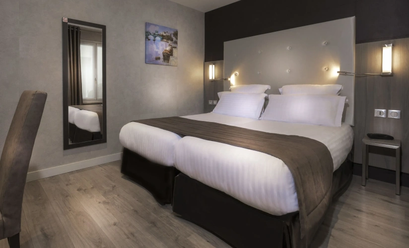 Parisiennes with Patio view Double room