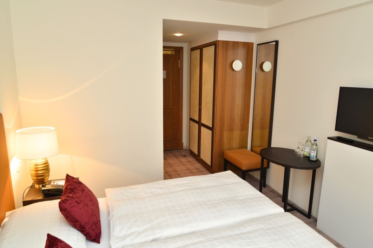 Standard Double room with view