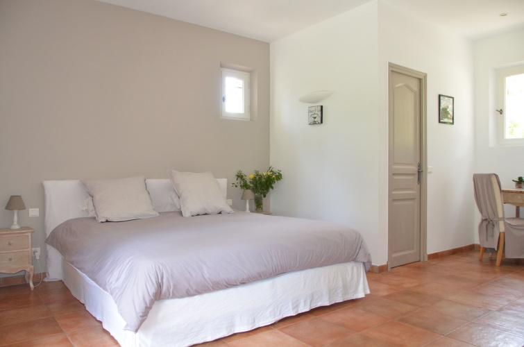 Standard Triple Basement room