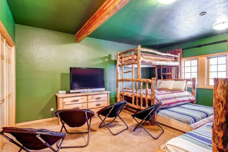 4 Bedrooms Cottage