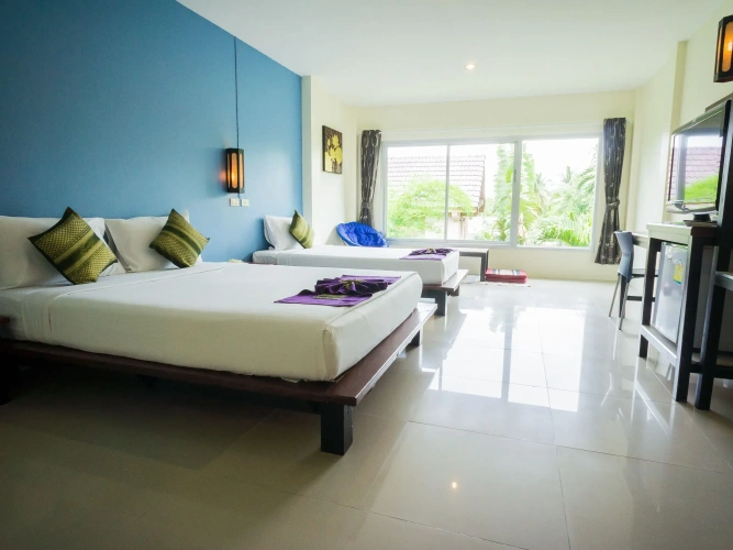 Standard Triple room