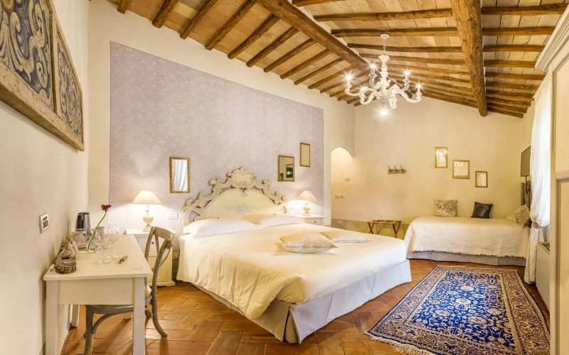 Standard Triple room