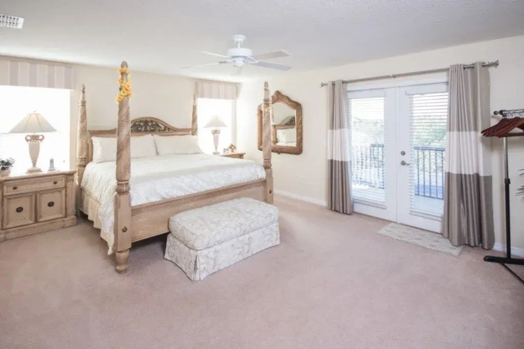 5 Bedrooms Villa