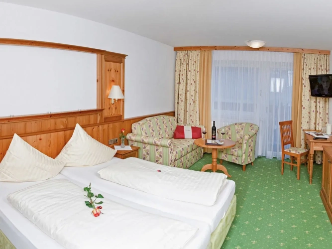 Superior Double room with balcony and with mountain view
