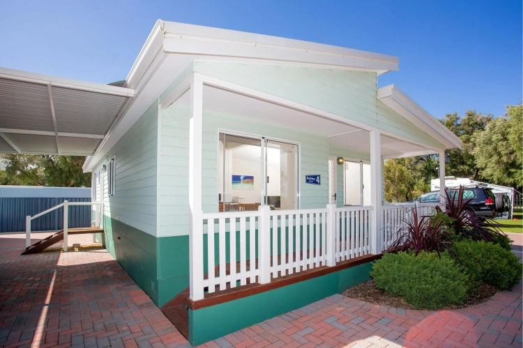 2 Bedrooms Cottage