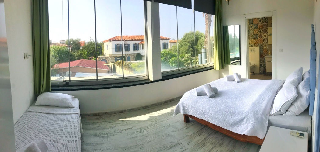 Deluxe Triple room