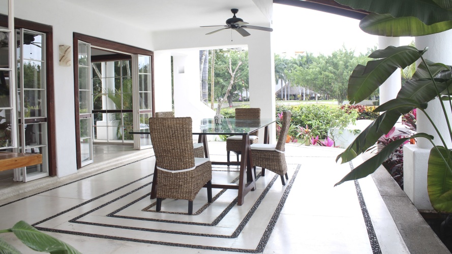 3 Bedrooms Villa