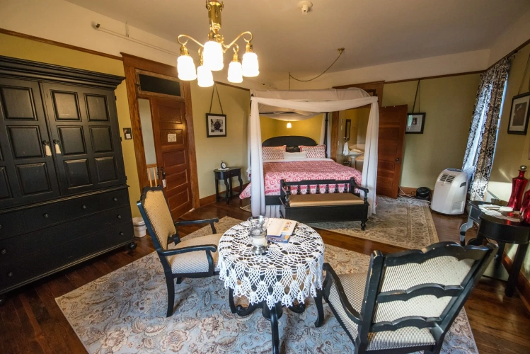 Double Suite