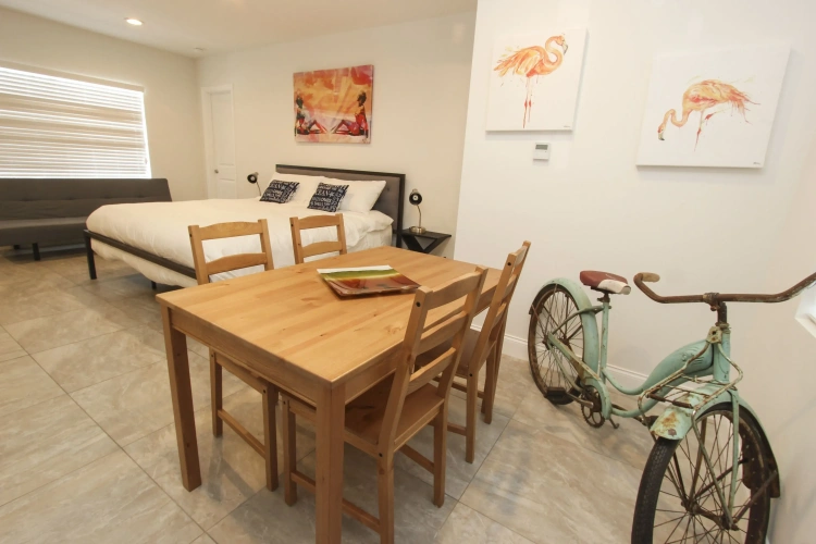 1 Bedroom Studio with partial ocean view