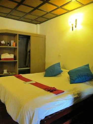 Economy room