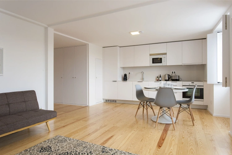 2 Bedrooms Apartment with city view