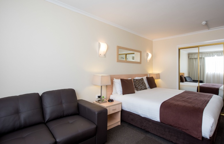 2 Bedrooms Double Suite