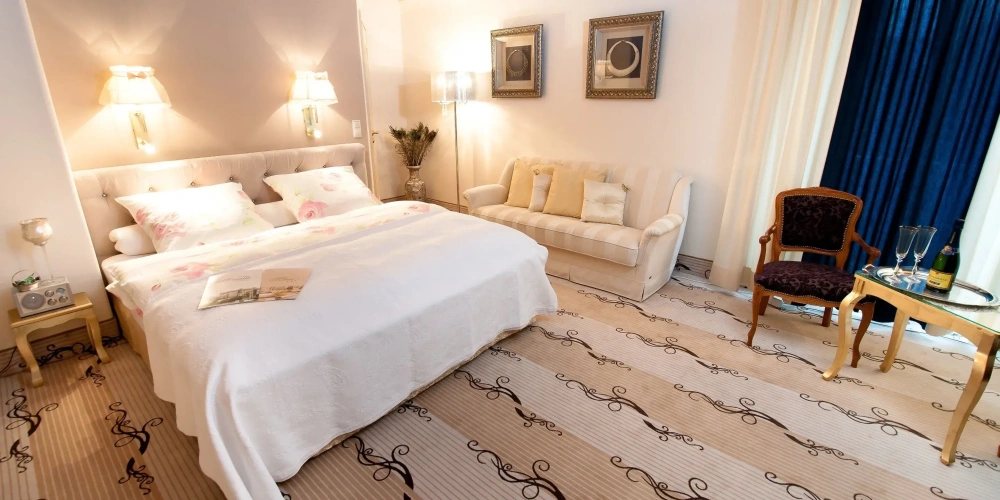 Double Junior Suite with balcony and with mountain view