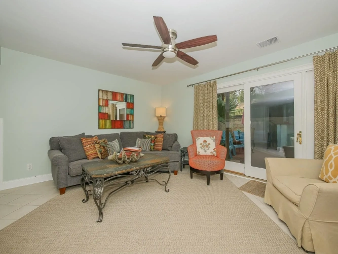 2 Bedrooms Standard Club room with ocean view