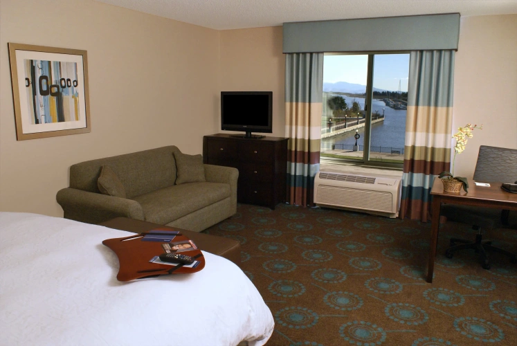 Standard Double room with water view
