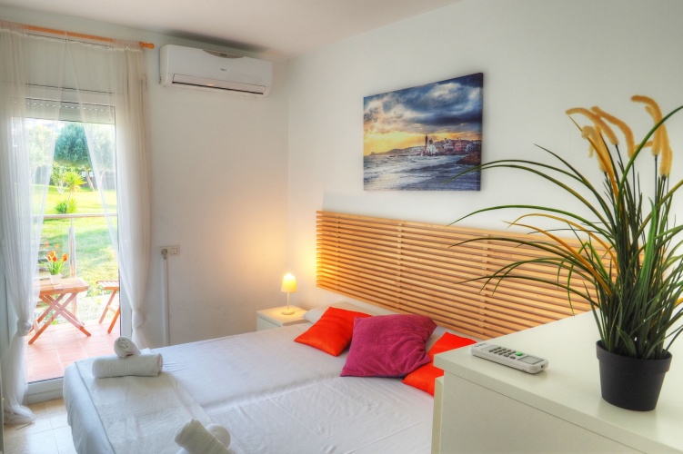3 Bedrooms Comfort Apartment with garden view