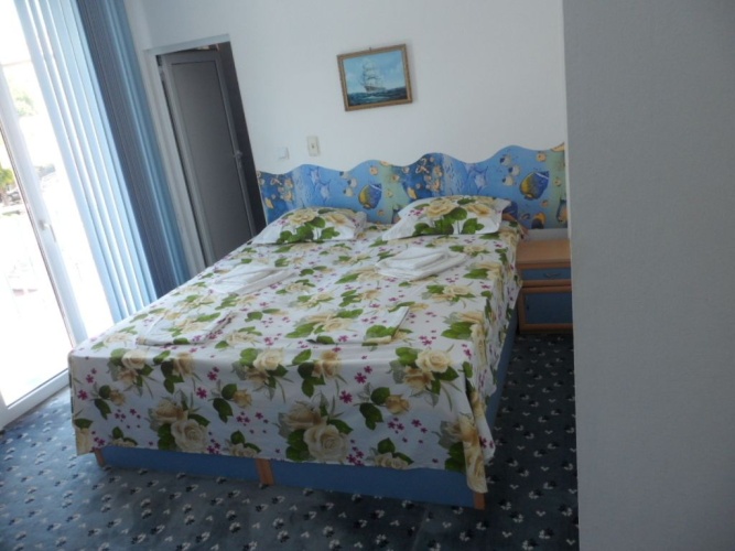 Standard Double room with balcony and with partial sea view
