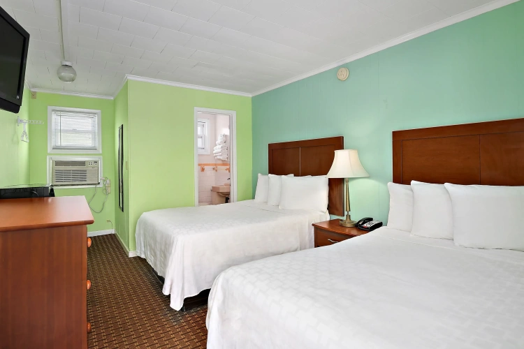 Standard Quadruple room