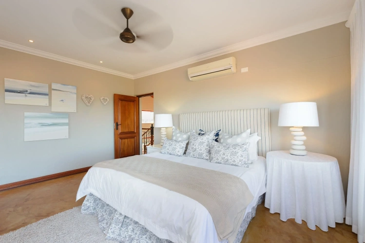 4 Bedrooms Luxury Cottage