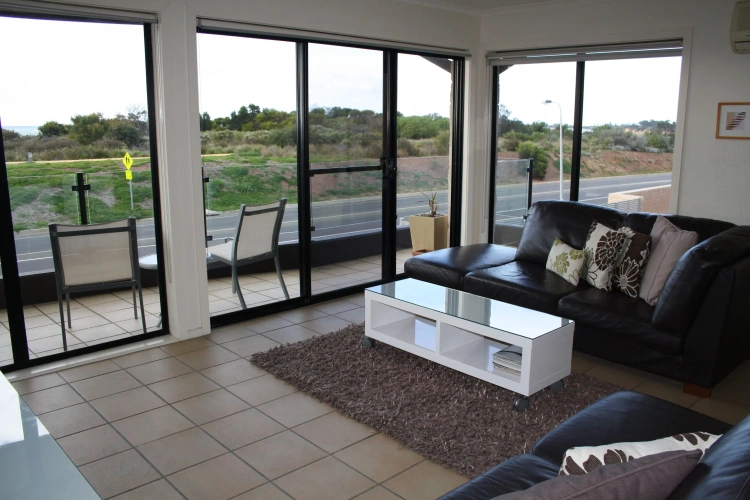 2 Bedrooms Apartment beachfront