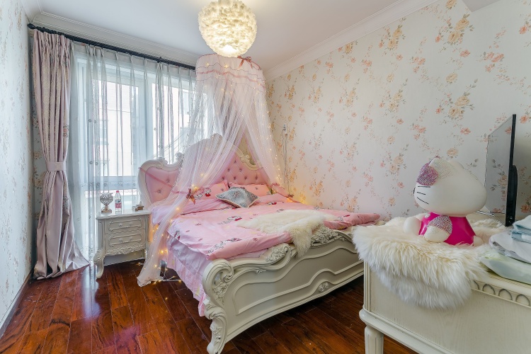 6 Bedrooms Apartment