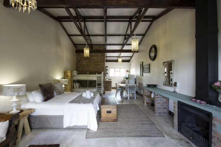 Deluxe Quadruple Suite