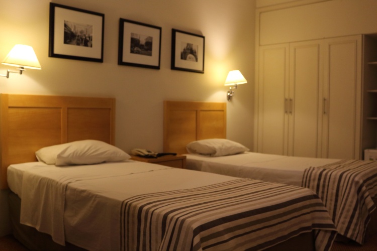 Standard Triple room