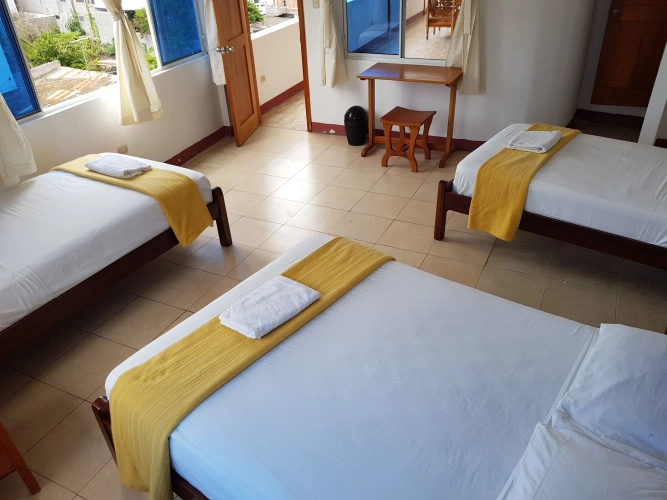 Standard Triple room