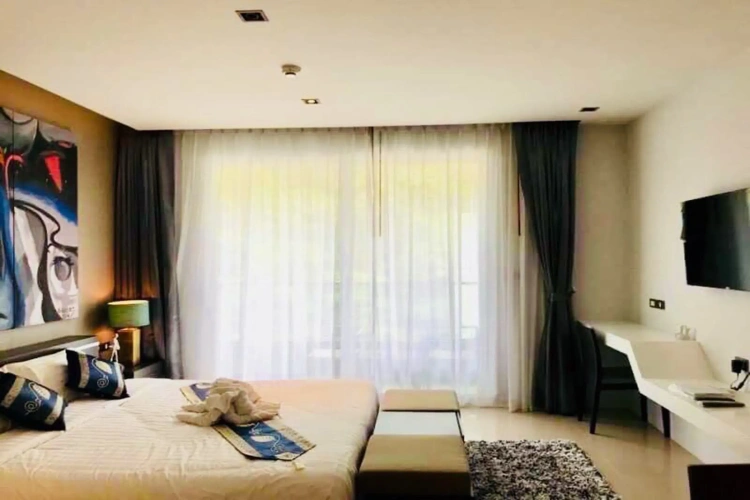Deluxe Studio