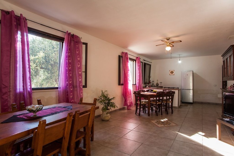 2 Bedrooms Villa