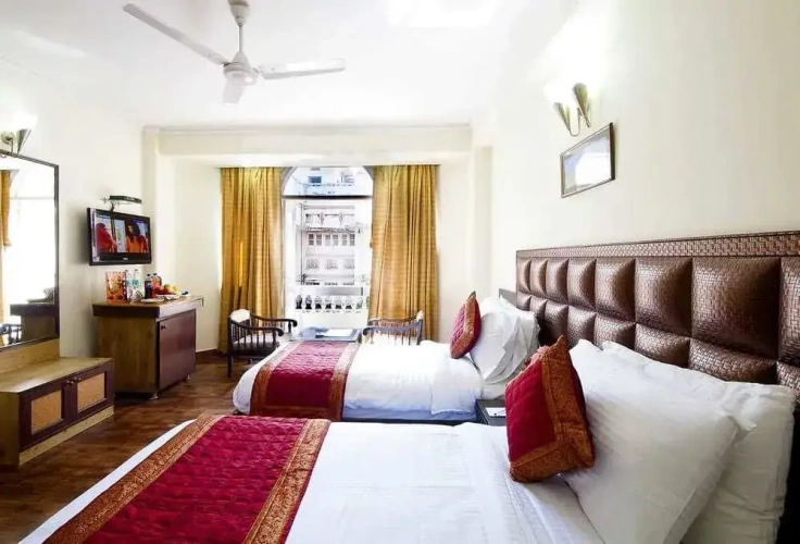 Standard Club room