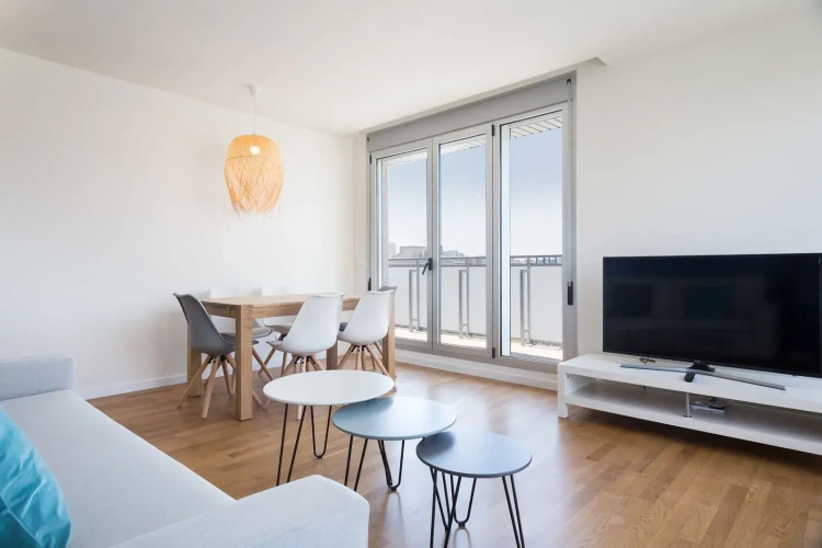 2 Bedrooms Apartment