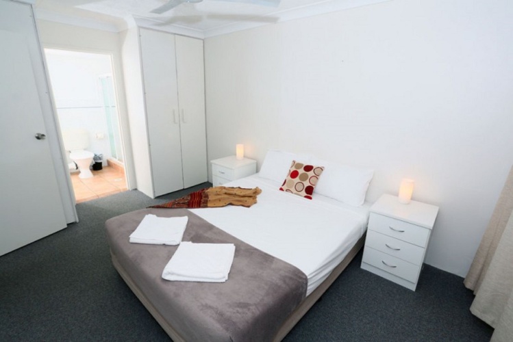 2 Bedrooms Apartment
